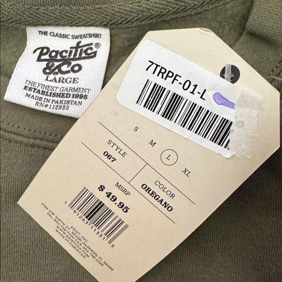 Dog Mom Camo Sweatshirt Oregano $50 Retail NWT - Picture 10 of 16